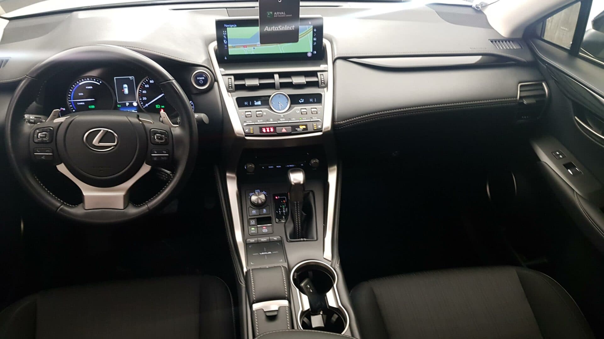 Lexus NX 300h Business Edition - zdjęcie 4